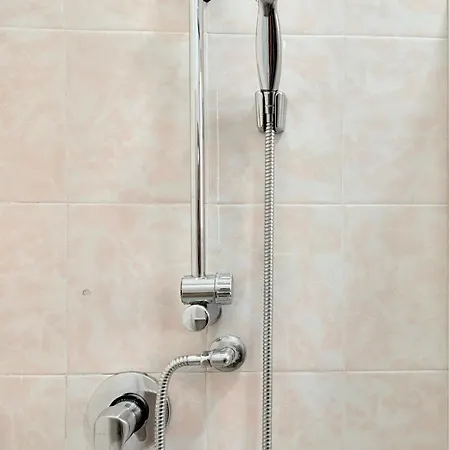 Vertex לינה וארוחת בוקר רומא